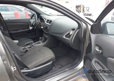 2013 Dodge Avenger Sxt z USA, uszkodzony, nr VIN 1C3CDZCBXDN664161